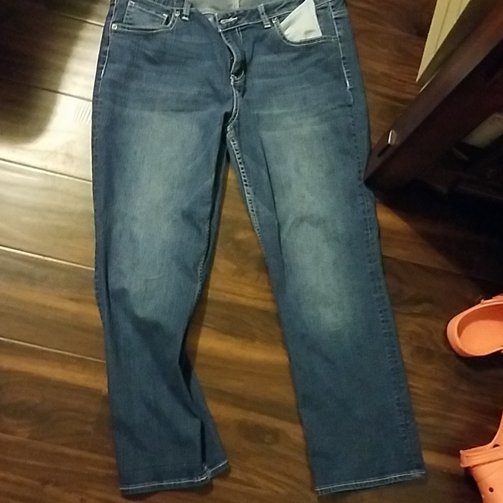 Apt 9 capris